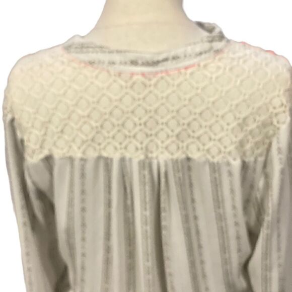 Jolt Off White V Neck Semi Sheer 3/4 Sleeve Blouse - Picture 7 of 7